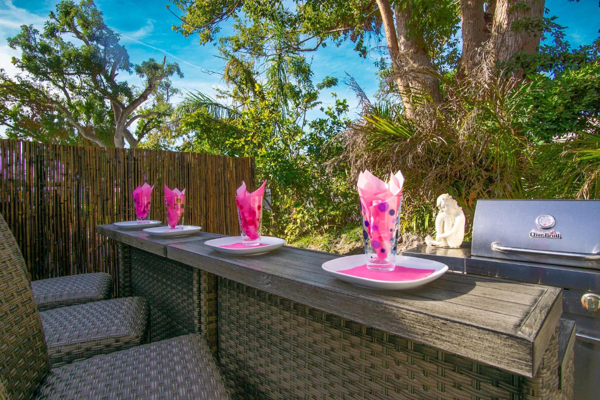 Beach Cottage With Heated Pool Just Off Siesta Key Σεϊρασότα Εξωτερικό φωτογραφία